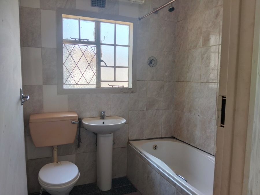 To Let 3 Bedroom Property for Rent in Northcrest Eastern Cape